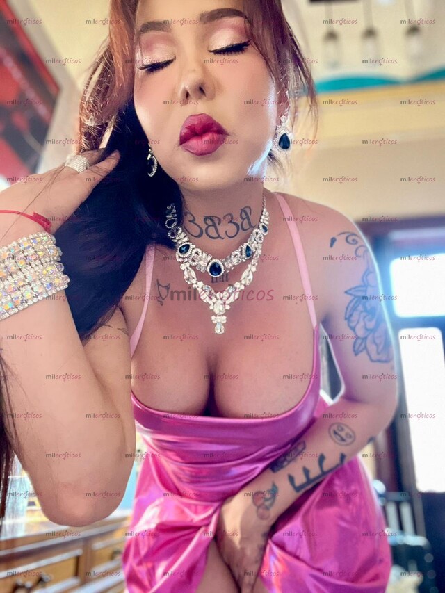 FOTOS DE ORAL INCREIBLE, PROFUNDO, DELICIOSO BESO DE COLORES. MÁS BELLA EN PERSONA.