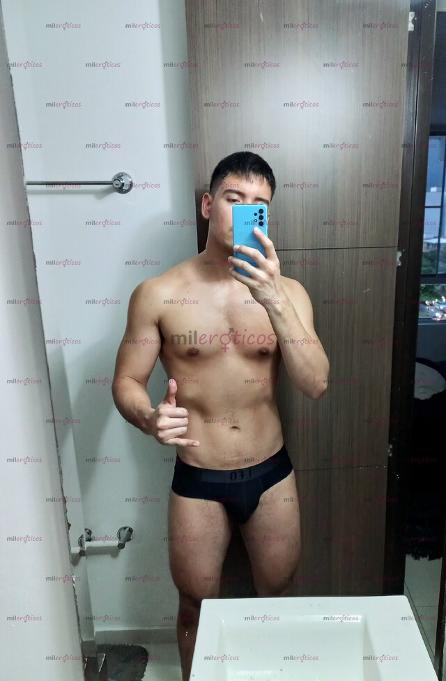 FOTOS DE CHICO JOVEN UNIVERSITARIO PARA MASAJES EN CALI