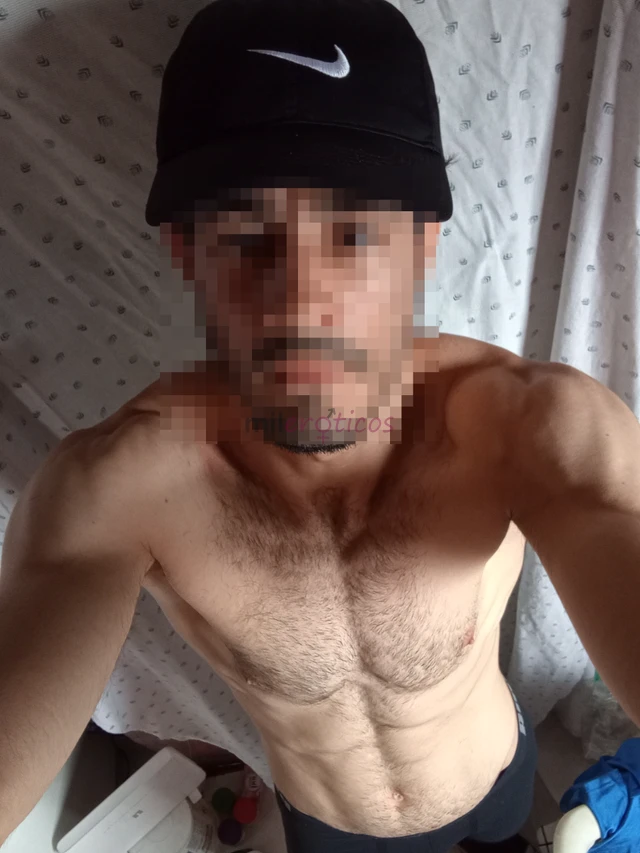 Rapaz tranquilo experiente e que sabe o que faz me contate e vem desfrutar estou localizado na zona leste gosto de atender coroas viuvas e divorciadas...