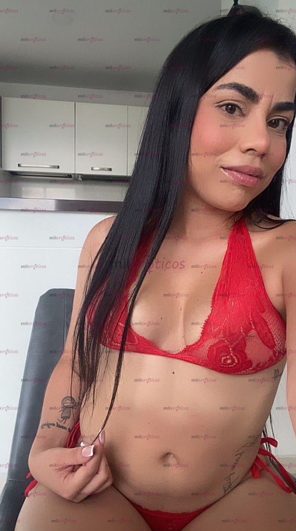 FOTOS DE SALOMÉ CHICA SEXY JUGUETONA CON GANAS DE DIVERTIRSE