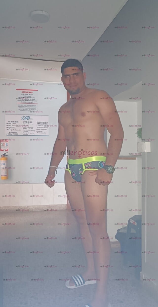 FOTOS DE FRAN MORENO ALTO ACUERPADO MASAJISTA PROFESIONAL BUEN SERVICIO