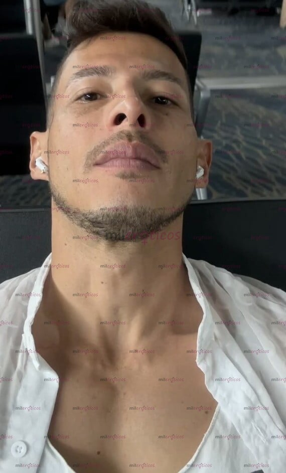 FOTOS DE MMACHO HÉTERO, DOMINANTE Y ATLÉTICO, LISTO PARA COMPLACERTE HOY.