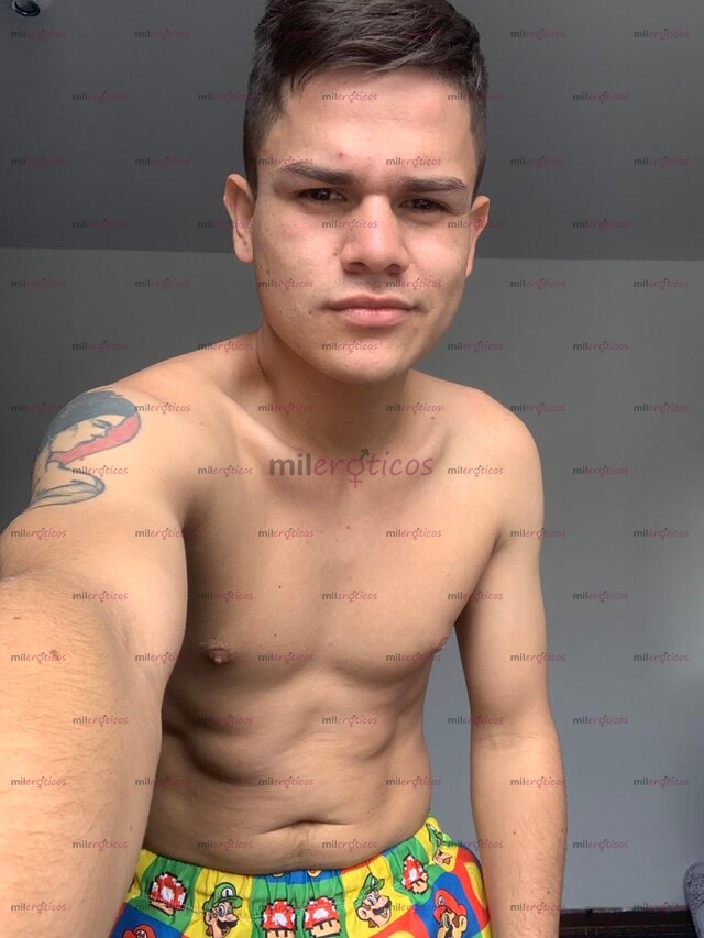 FOTOS DE VERSÁTIL, DISPONIBLE, SERIO, POLLO DISPONIBLE 24 7
