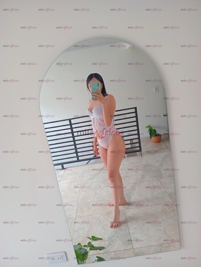 FOTOS DE ESTEFANY BLANQUITA PELI NEGRA ELEGANTE ESCORT