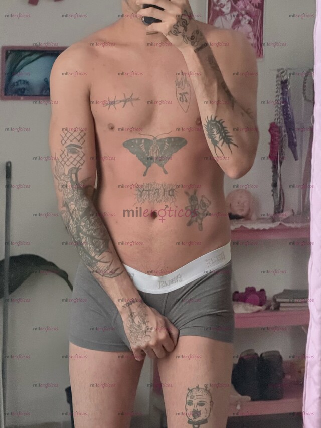 FOTOS DE ACTIVO.VERGON.JOVEN.TATUADO.DOMINANTEANIMATEACONOCERME