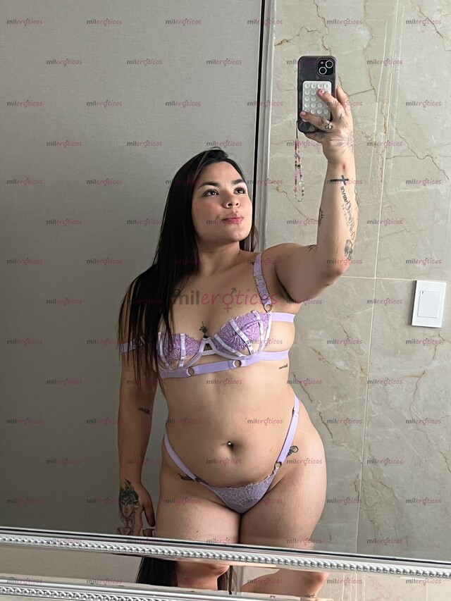 FOTOS DE CRISTAL , CURVY HERMOSA CON UNAS TETAS DELICIOSAS