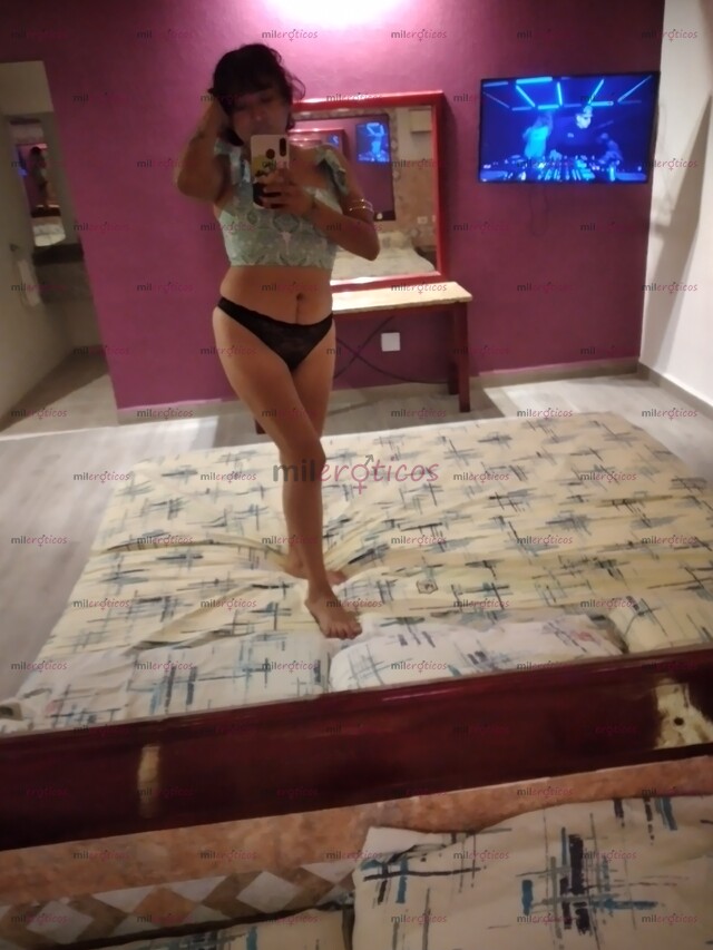 FOTOS DE MARTES DE PROMO AMOR! MI PUCHITA ESTRECHITA Y HUMEDA QUIERE VERGA AMOR