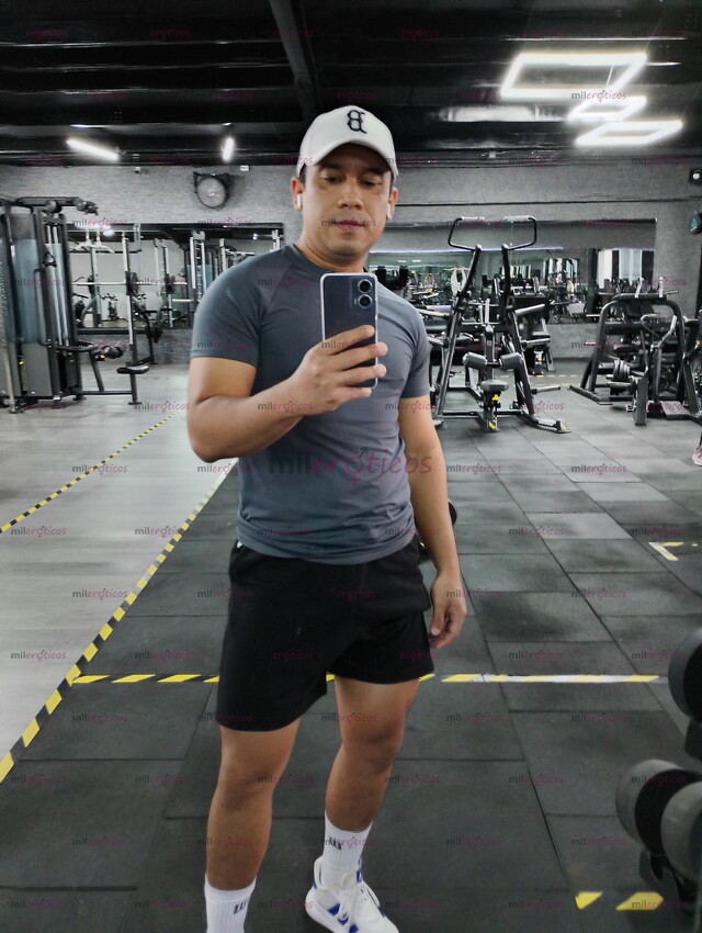 FOTOS DE CHAVO CALIENTE Y MUY COMPLACIENTE DISPONIBLE PARA TI