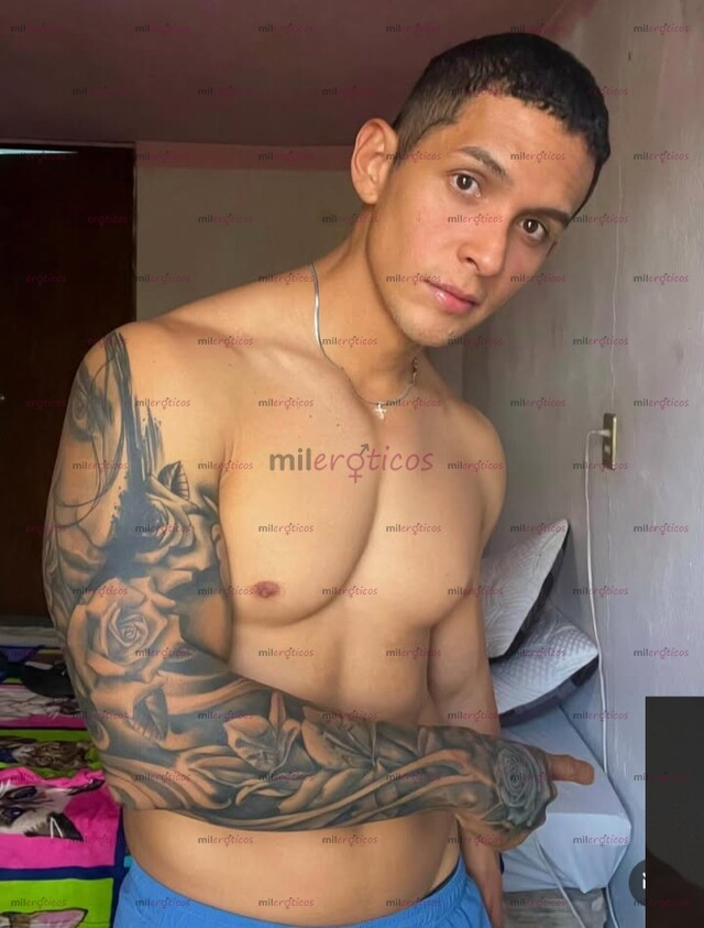 FOTOS DE VENEZOLANO ALBAÑIL EN LA MAÑANA Y ESCORT EN LAS TARDES