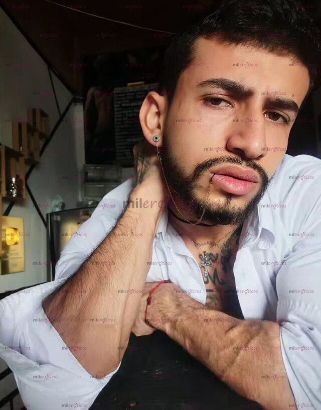 FOTOS DE GIGOLÓ DOTADO 22CM STRIPPER, M