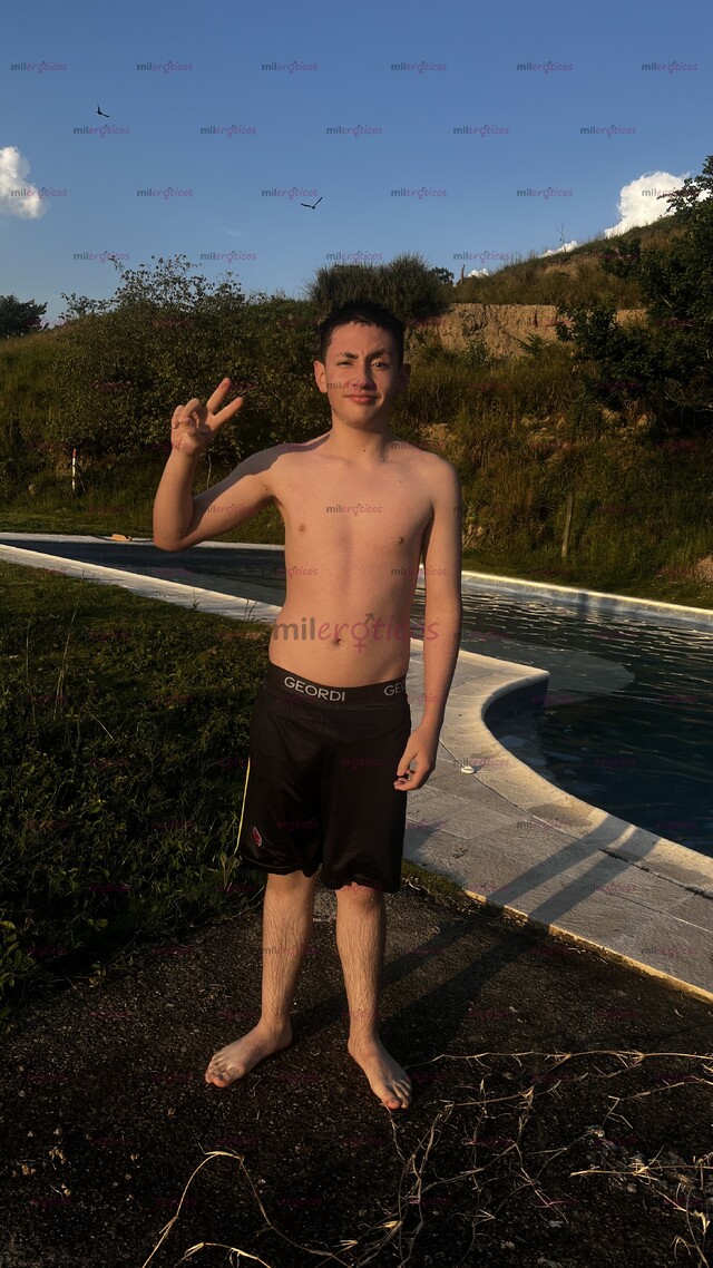 FOTOS DE TWINK 18 POLLO ARRECHO ENGATIVA, HAGO LO QUE DESEAS ME GUSTA COGER DURO