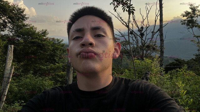 FOTOS DE TWINK 18 POLLO ARRECHO ENGATIVA, HAGO LO QUE DESEAS ME GUSTA COGER DURO