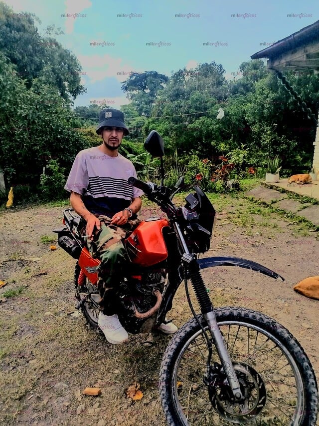 FOTOS DE COLAGUENO PURO, MUJERES QUE SE QUIERAN DIVERTIEN UN RATO NO DUDEN EN ESCRIBIR
