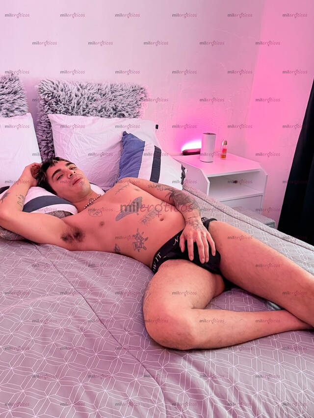 FOTOS DE ACTIVO.VERGON.JOVEN.TATUADO.DOMINANTEANIMATEACONOCERME