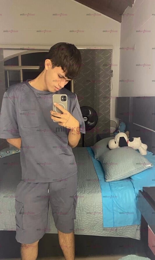FOTOS DE CHICO DE 18 AÑOS JOVEN CALIENTE Y DISPUESTO A COMPLACERTE