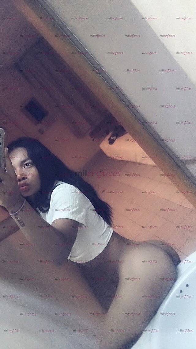 FOTOS DE PASIVA , SUMISA ,NALGONA , DELGADITA Y MUY CACHONDA , UNA PERRITA EN LA CAMA !!!