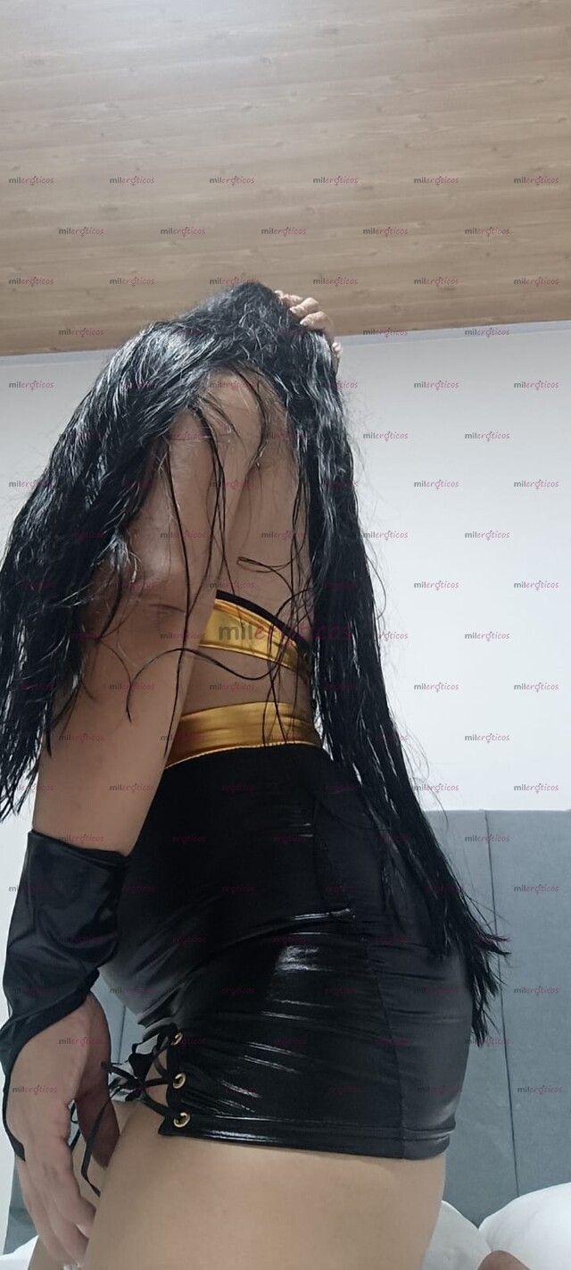 FOTOS DE FLACA RIKA SABROSA LE ENCANTA EL BOMBÓN