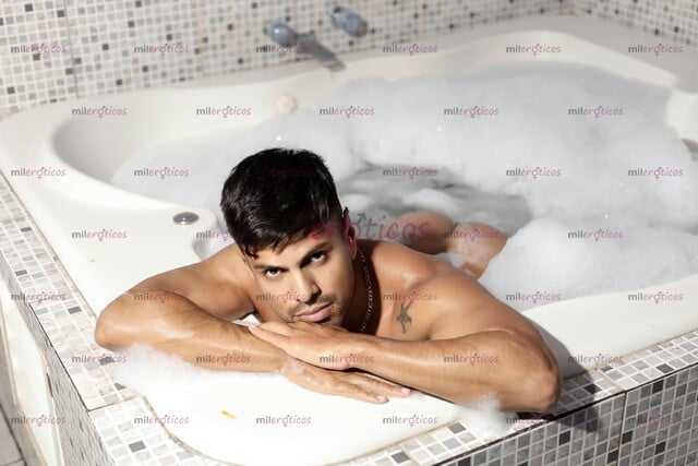 FOTOS DE JAXSON JOVEN SERIO VARONIL DISPUESTO A PASAR MOMENTOS RICOS Y LLENOS DE PLACER
