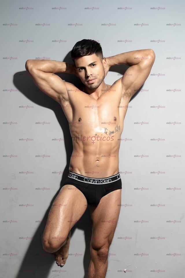 FOTOS DE JAXSON JOVEN SERIO VARONIL DISPUESTO A PASAR MOMENTOS RICOS Y LLENOS DE PLACER