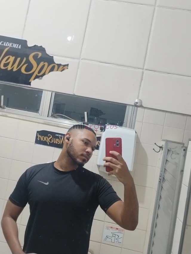 Sou novinho tenho 21 anos sou passivo e faco outros servicos extras vou ao seu local vou a motel e hotel tambem aguento muita pica rs mas o cuzinho co...