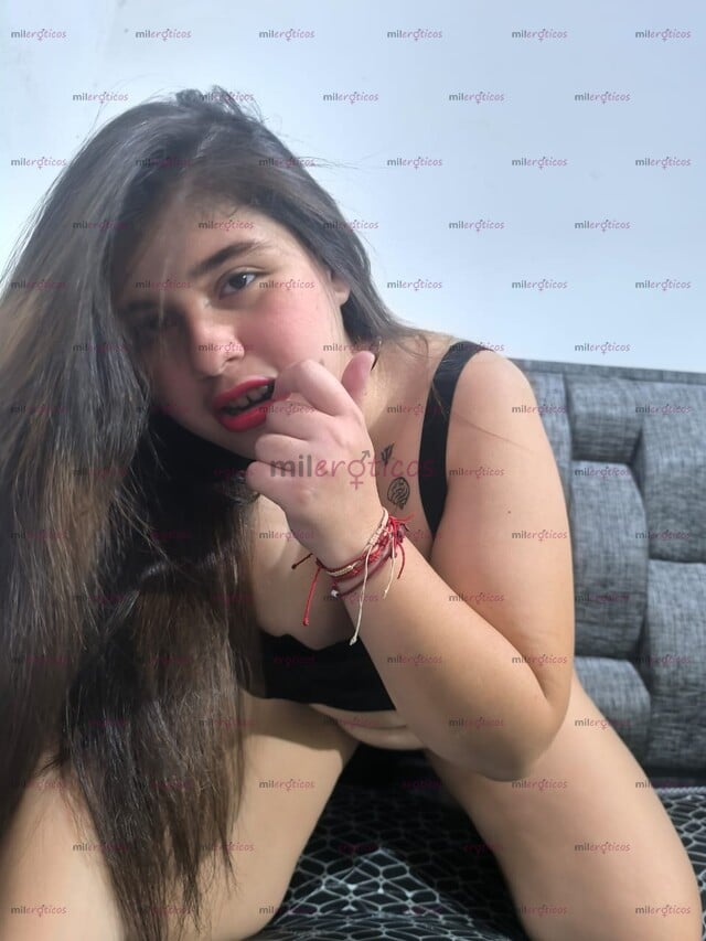 FOTOS DE TU PRECIOSA MUÑECA ABRIL SUMISA Y SÚPER COMPLACIENTE DIVINA POR TODOS LADOS