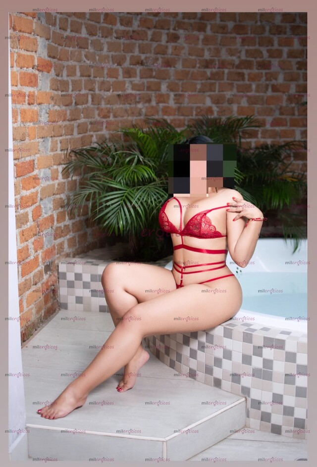 FOTOS DE SOY TU PERRA CALIENTE, ESTRECHITA DE CULO Y TETAS GRANDES