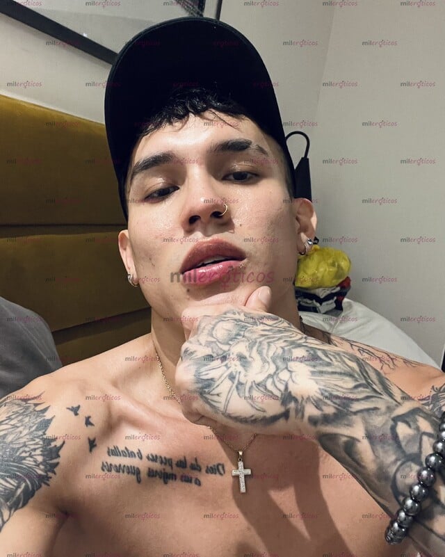 FOTOS DE JOVEN SEXY Y GUAPO CON GANAS DE DIVERSIÓN