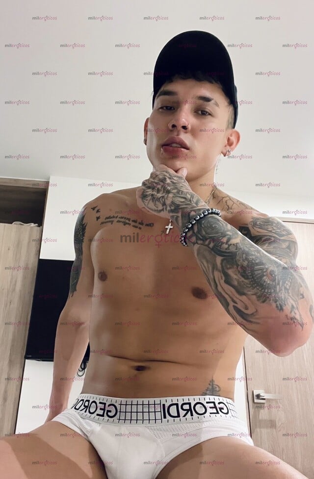 FOTOS DE JOVEN SEXY Y GUAPO CON GANAS DE DIVERSIÓN