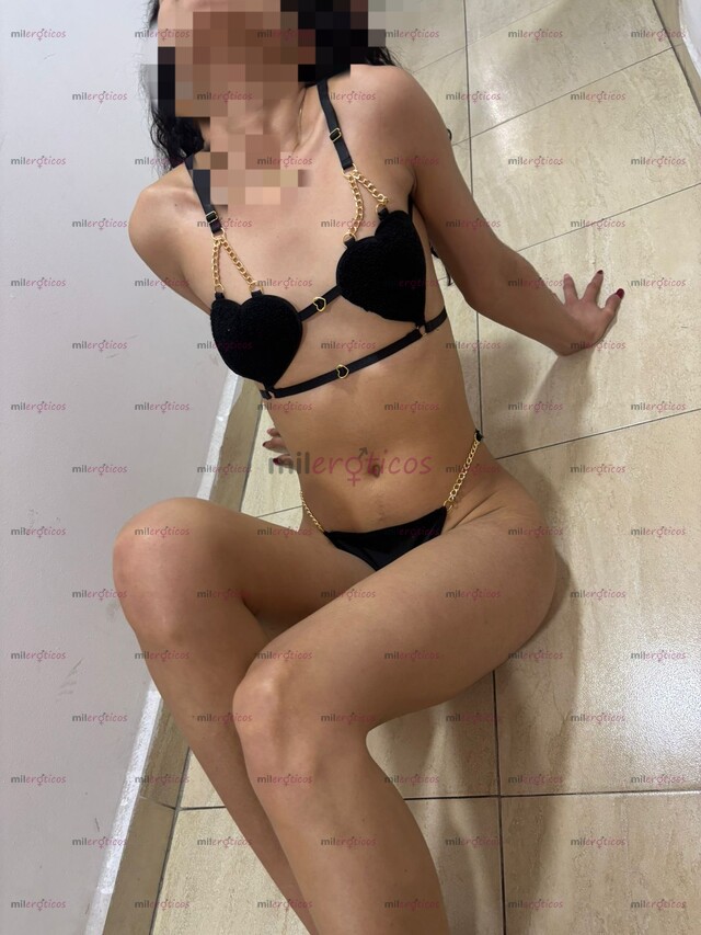 FOTOS DE NINFÓMANA FLAKITA CON CURVAS DE DIOSA Y GANAS DE VERGA