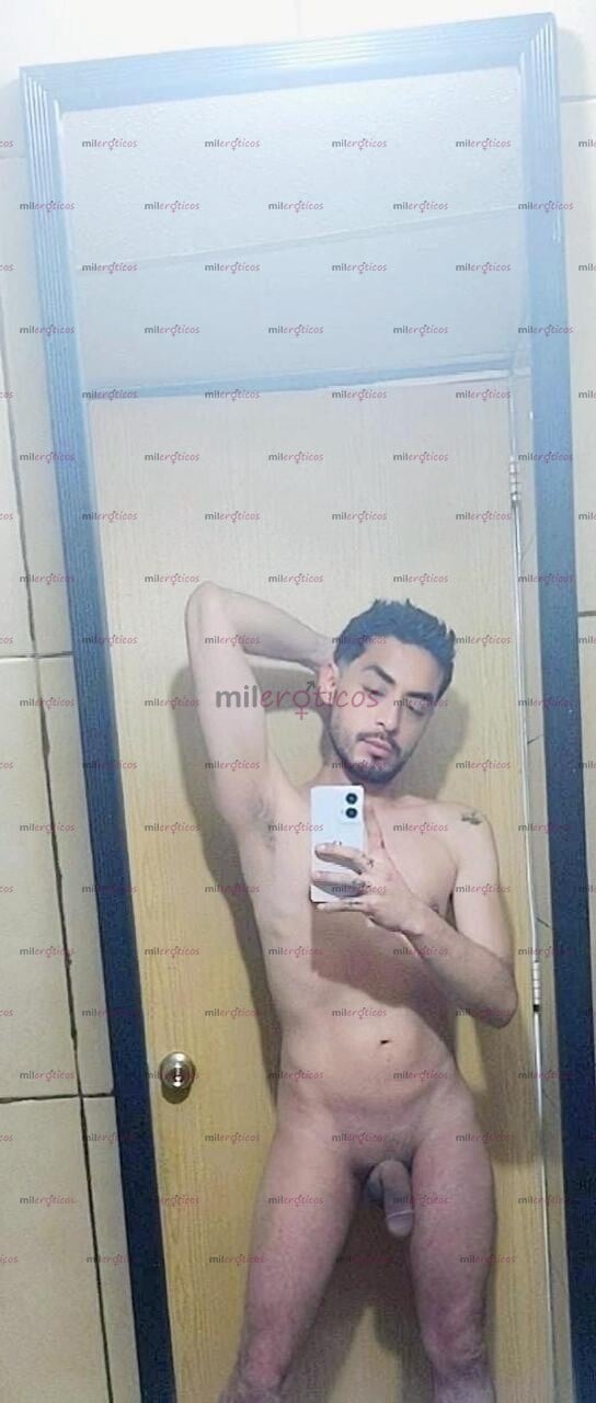 FOTOS DE ABRAHAM, CHICO DELGADO, ACTIVO Y MUY CALIENTE!
