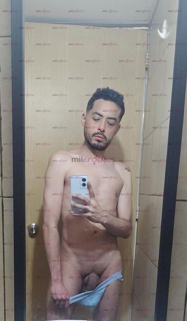 FOTOS DE ABRAHAM, CHICO DELGADO, ACTIVO Y MUY CALIENTE!