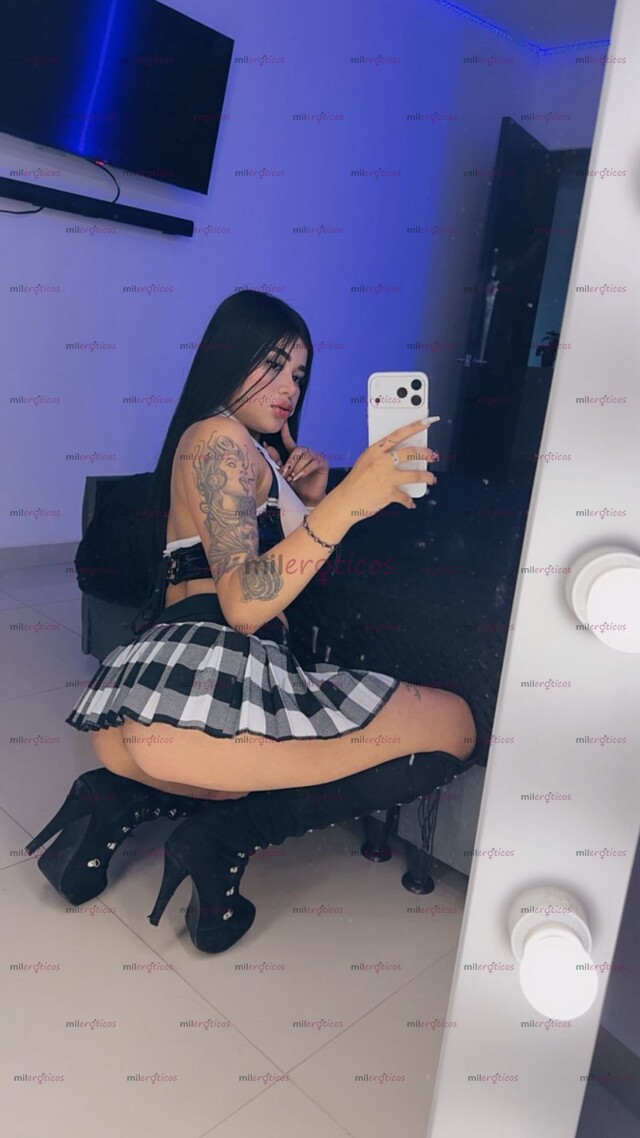 FOTOS DE ALISSON FIGURA ESBELTA, CABELLO NEGRO Y UNA MIRADA ENCANTADORA