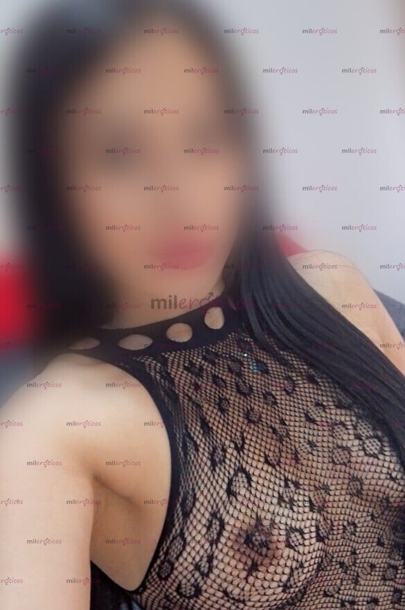 FOTOS DE LINDA COLOMBIANA DE CARA MUY LINDA; DELGADA DE CABELLO LARGO NEGRO PIEL BLANCA