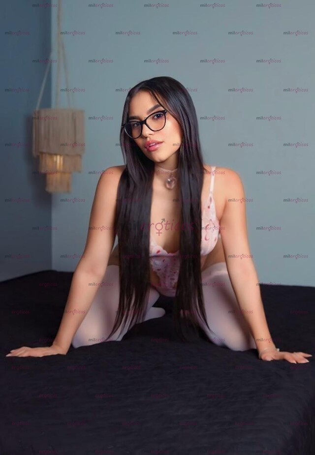 FOTOS DE CHICA SEXY UNIVERSITARIA CON GANAS DE COGER