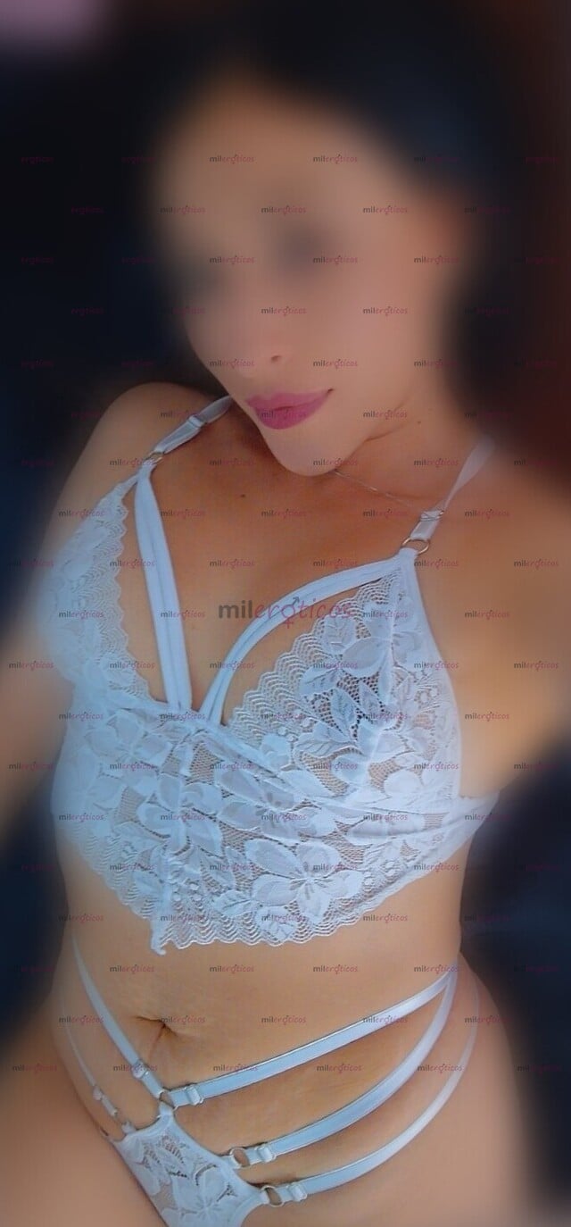 FOTOS DE LINDA COLOMBIANA DE CARA MUY LINDA; DELGADA DE CABELLO LARGO NEGRO PIEL BLANCA