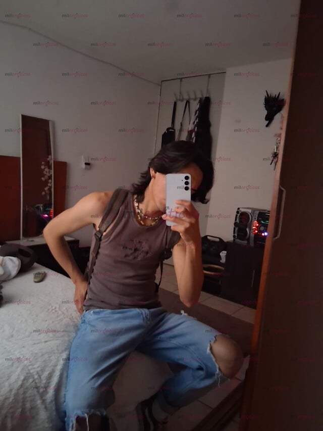 FOTOS DE SANTIAGO TWUNK MASCULINO CON UN CULITO A TU MEDIDA