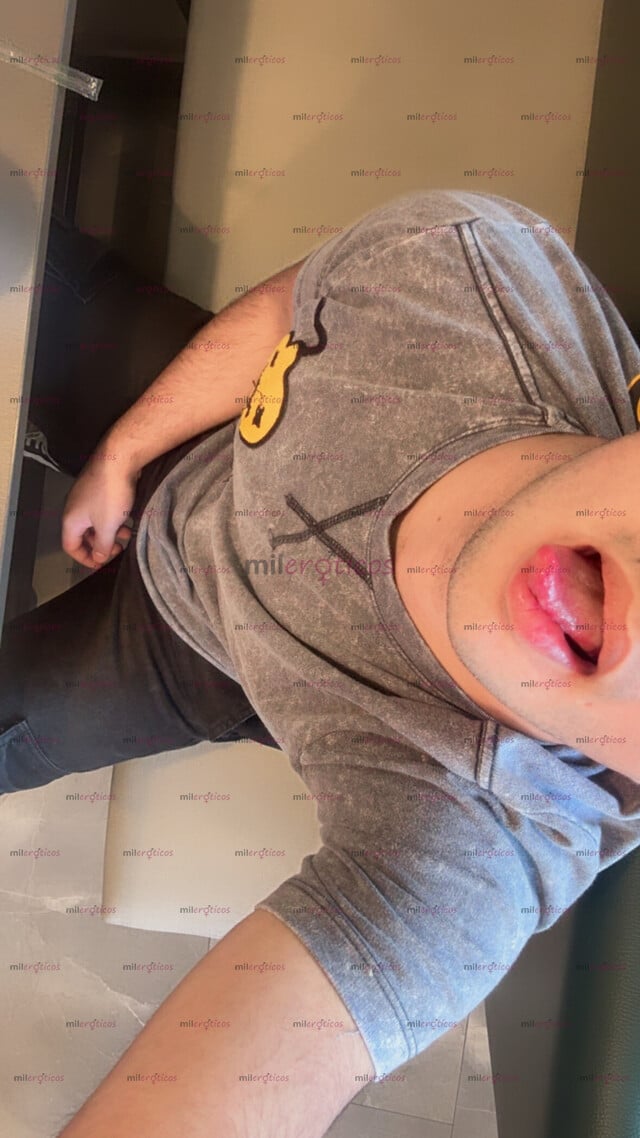 FOTOS DE CHICO NALGÓN, PIERNUDO CON GANAS DE SATISFACER TODOS TU FETICHES