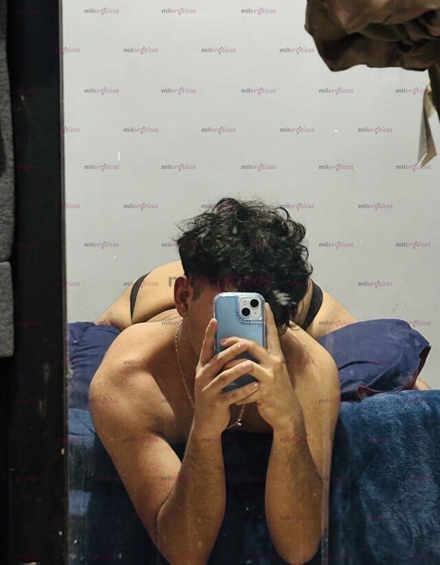FOTOS DE CHICO NALGÓN, PIERNUDO CON GANAS DE SATISFACER TODOS TU FETICHES