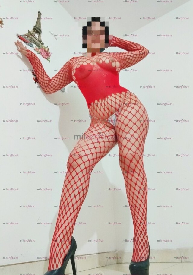 FOTOS DE JOVEN DE 23 AÑOS CON RICAS TETAS COMPLACIENTE