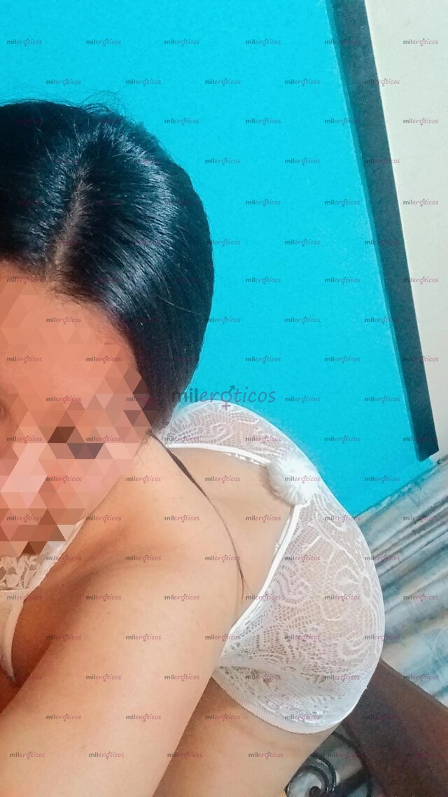 FOTOS DE RICA MORENA MUY CALIENTE Y COMPLACIENTE DE PASO POR TU CIUDAD