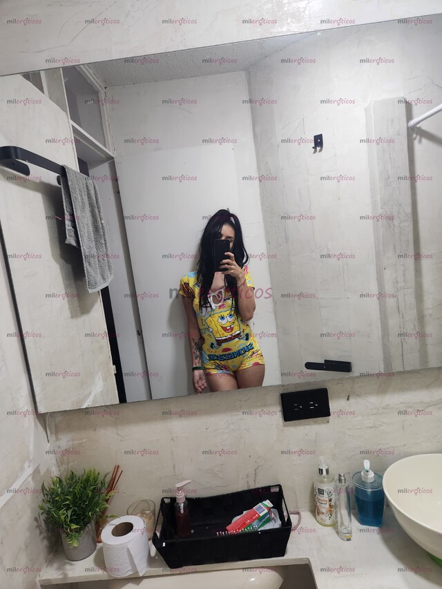 FOTOS DE HOLA SOY TU CHICA BOMBASTIC VEN Y SABOREAME TODA TODA ....