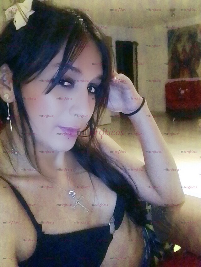 FOTOS DE EL Q COME CALLADO, CÓME 2 VECES, EXCLUSIVA Y CON CLASE, DANNA REAL, SERVICIO VIP