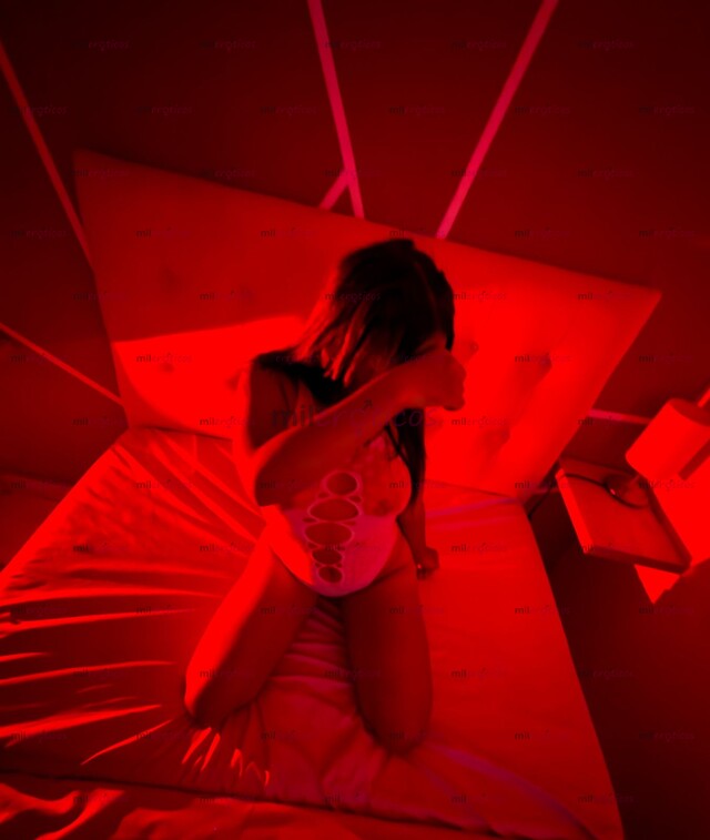 FOTOS DE HOLA MIS AMORES SOY VALENTINA UNA CHINA REALMENTE CALIENTE