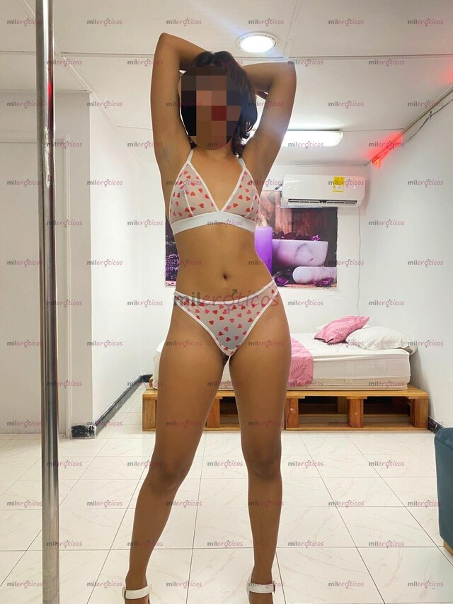 FOTOS DE SOY CIELO, EXPERTA SACANDO LECHE CON LA BOQUITA, FULL CALIENTE PARA TI