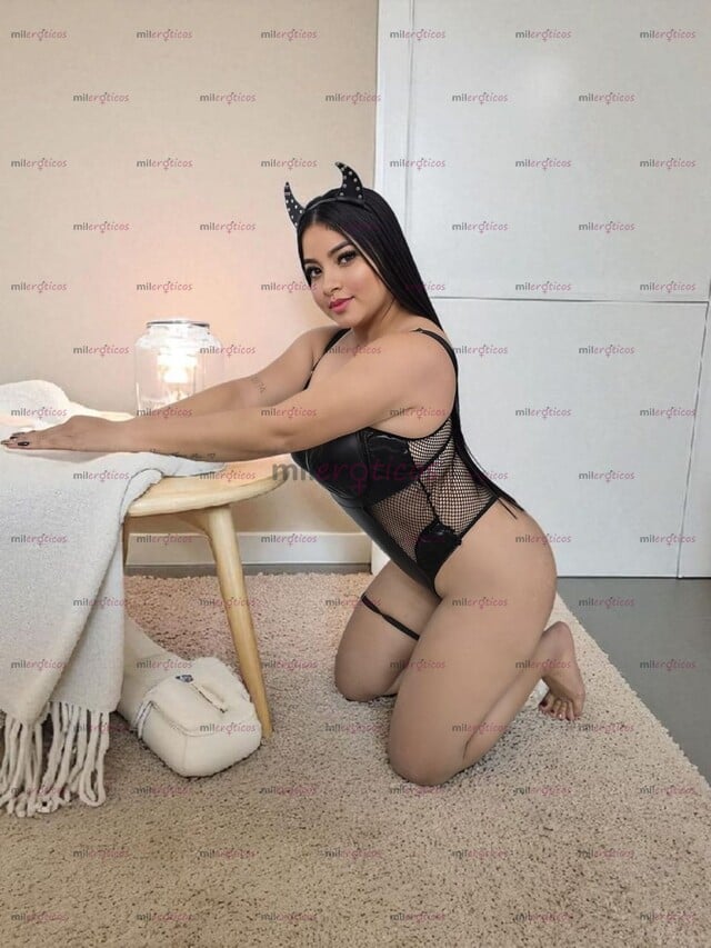 FOTOS DE PELINEGRA FOGOSA CON CARITA DE MUÑEQUITA, CUERPO NATURAL