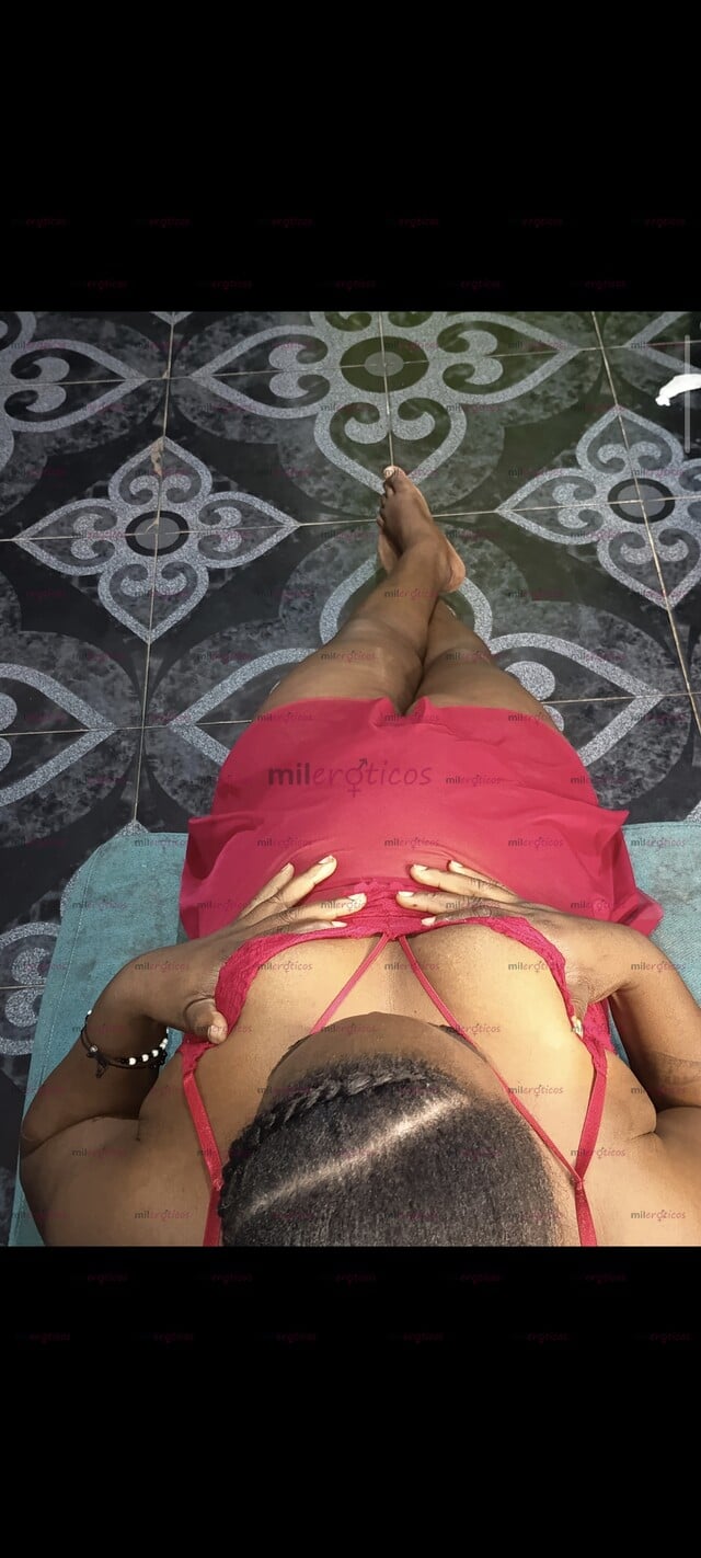 FOTOS DE NEGRA ARDIENTE CON GANAS DE LECHE DISPONIBLE PARA TI 24 7