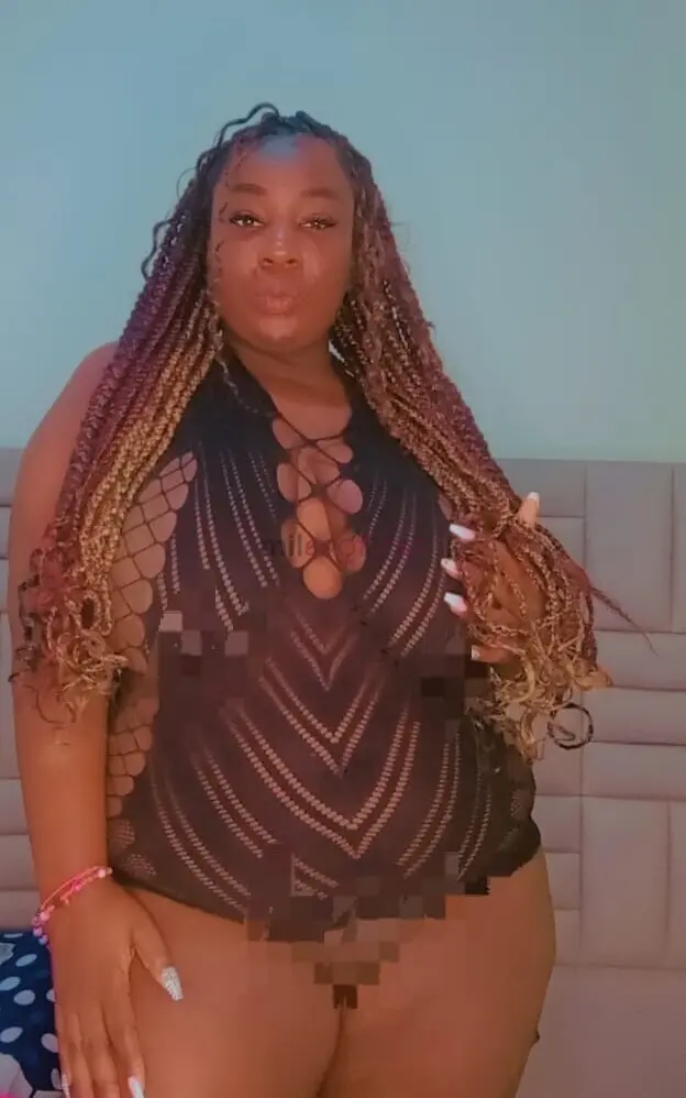 Soy una gordita colombiana de 34 anos muy ardiente conectate conmigo y la vas a pasar muy rico ofresco servicios virtuales como videollamadas amp chat...