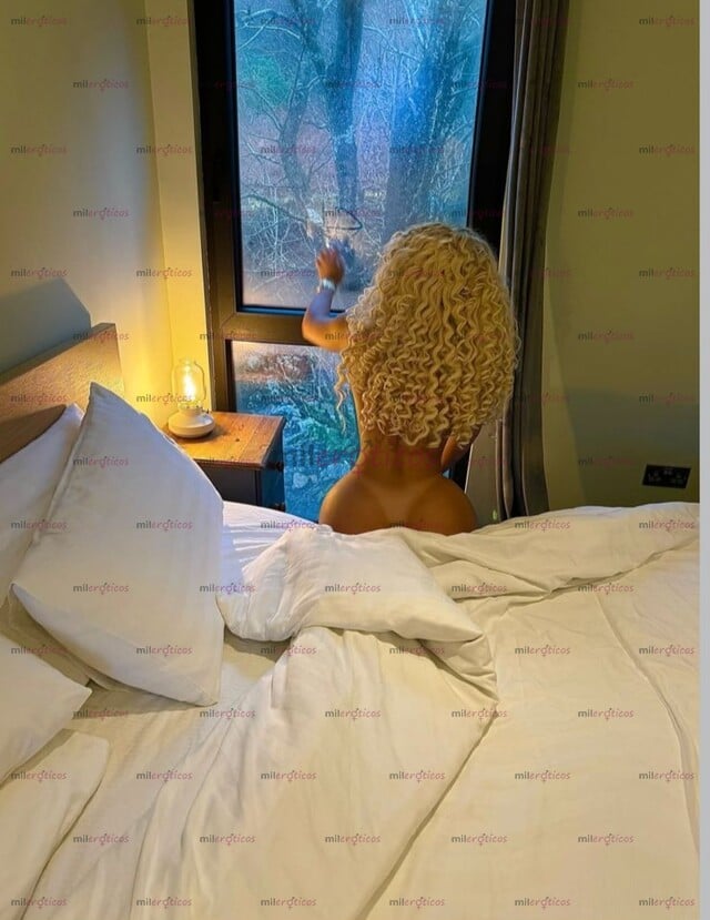 FOTOS DE CUBANA DE VISITA EN TIJUANA CON UN CUERPO INCREÍBLE NALGAS PERFECTAS Y COMPLACIE
