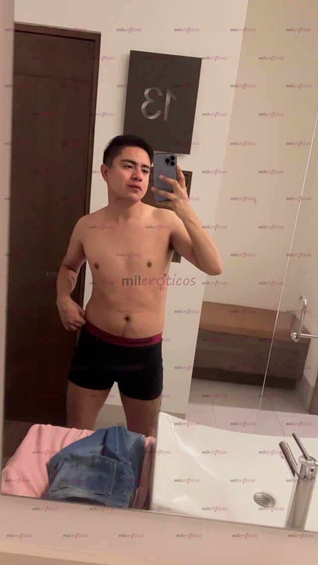 FOTOS DE UNIVERSITARIO COMPLACIENTE,CHAVITO SÚPER CALIENTE.