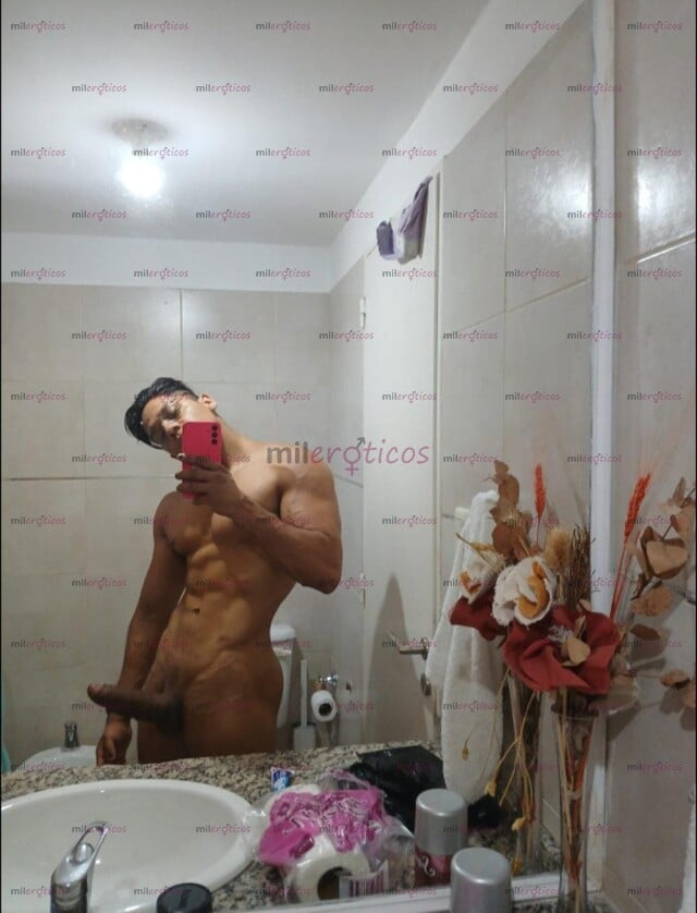 FOTOS DE LOGAN UN MEN, MUSCULOSO Y DOTADO DE 26 CM.